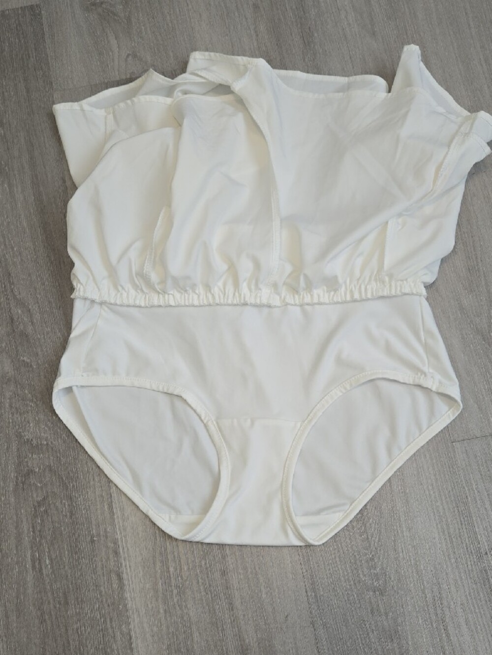 White Ruffle Skort Shorts - Picture 3 of 4